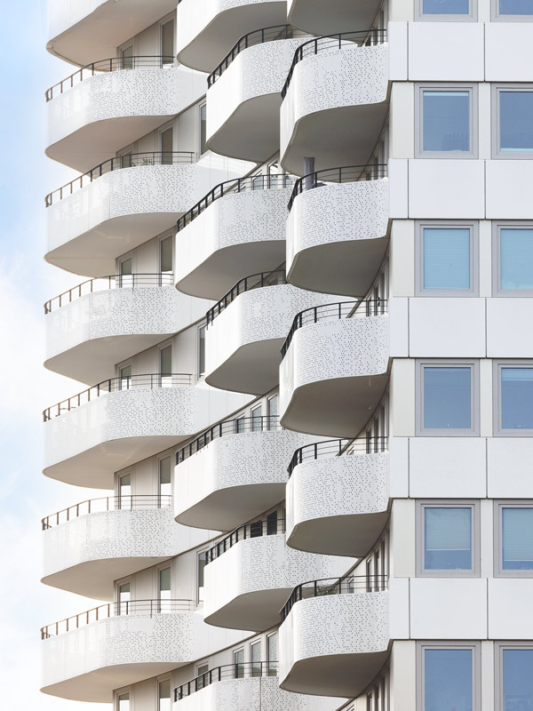 Das Architekturfoto des Kölner Fotografen zeigt Details von einem Hochhaus
