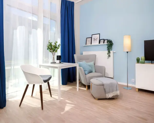 Günstige Preise und ein tolles Design. Gut ausgestattetes Hotelzimmer. Copyright: Hotelfotografie Baumbach.